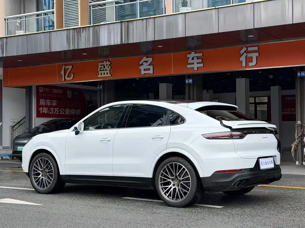Porsche Cayenne — миниатюра 4