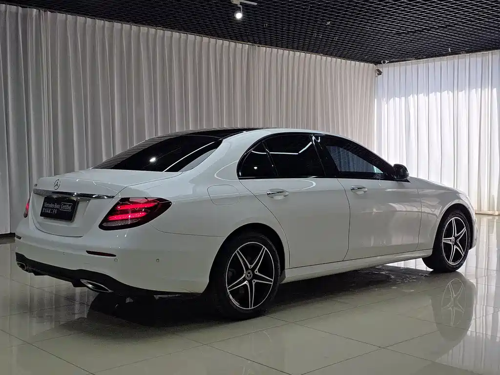 Mercedes-Benz E-Class (Import) — миниатюра 5