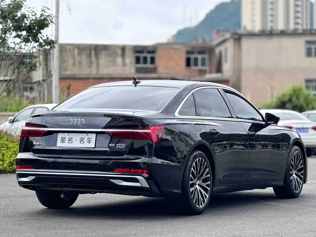 Audi A6L 2022 40 TFSI Luxury