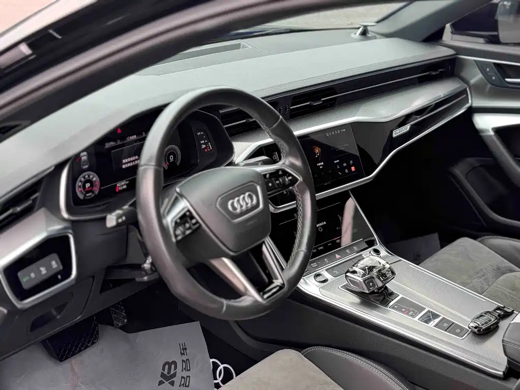 Audi A6L 2022 40 TFSI Luxury