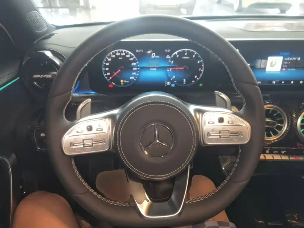 Mercedes-Benz A-Class — миниатюра 11