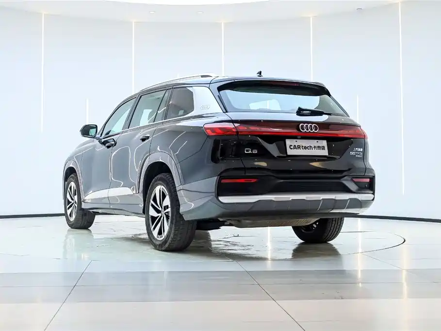 Audi Q6 2024 40 TFSI quattro 7 мест