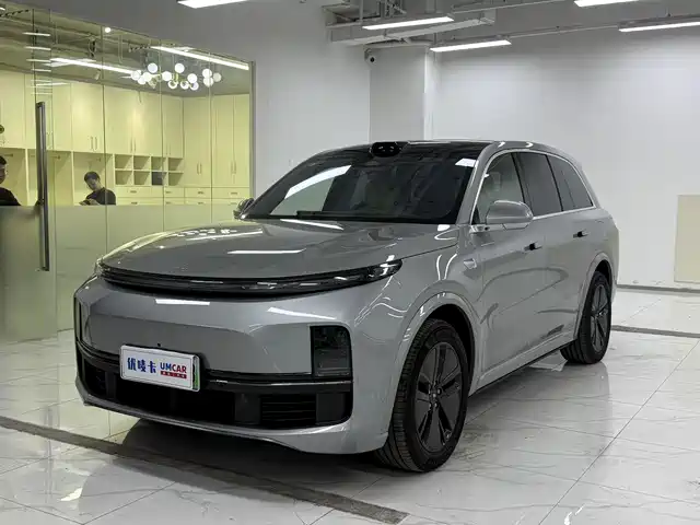 Li Auto L8