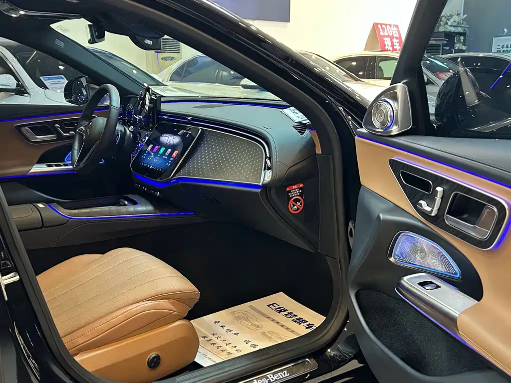 Mercedes-Benz E-Class — миниатюра 12