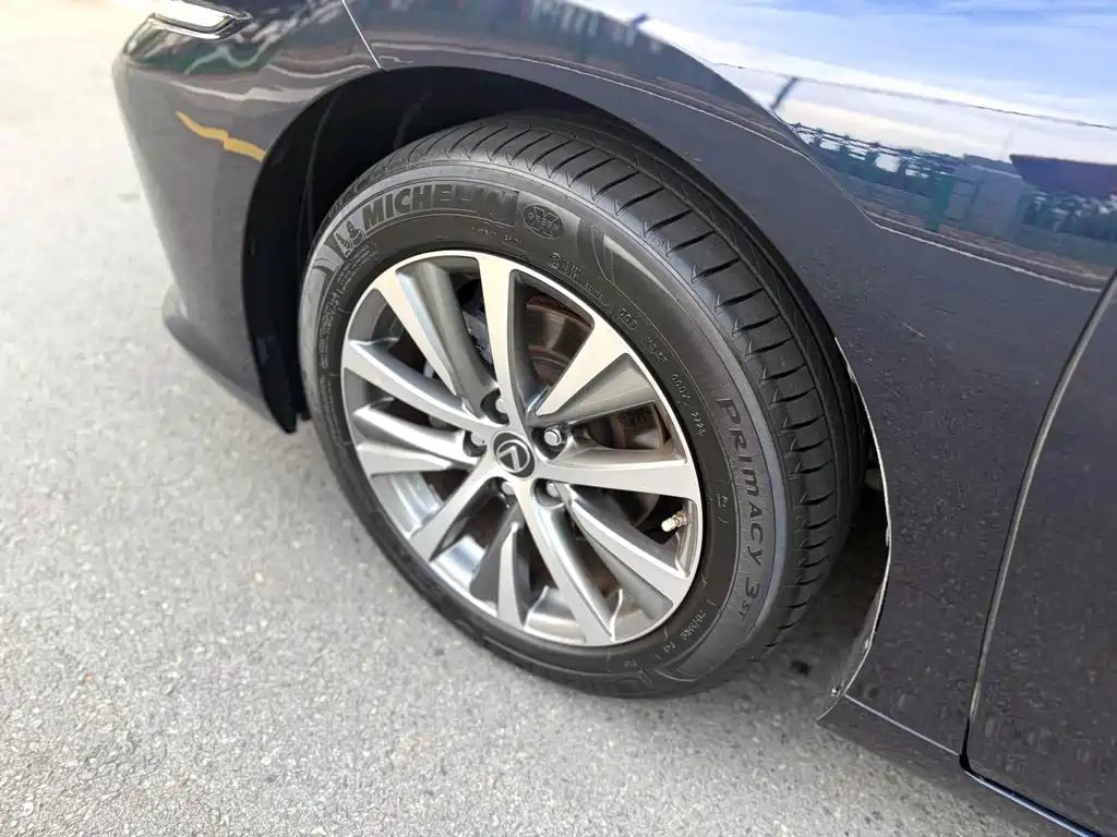 Lexus ES — миниатюра 15
