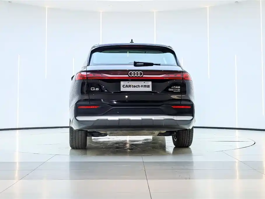 Audi Q6 2024 40 TFSI quattro 7 мест