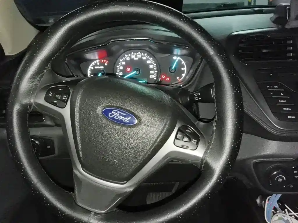 Ford Escort — миниатюра 3