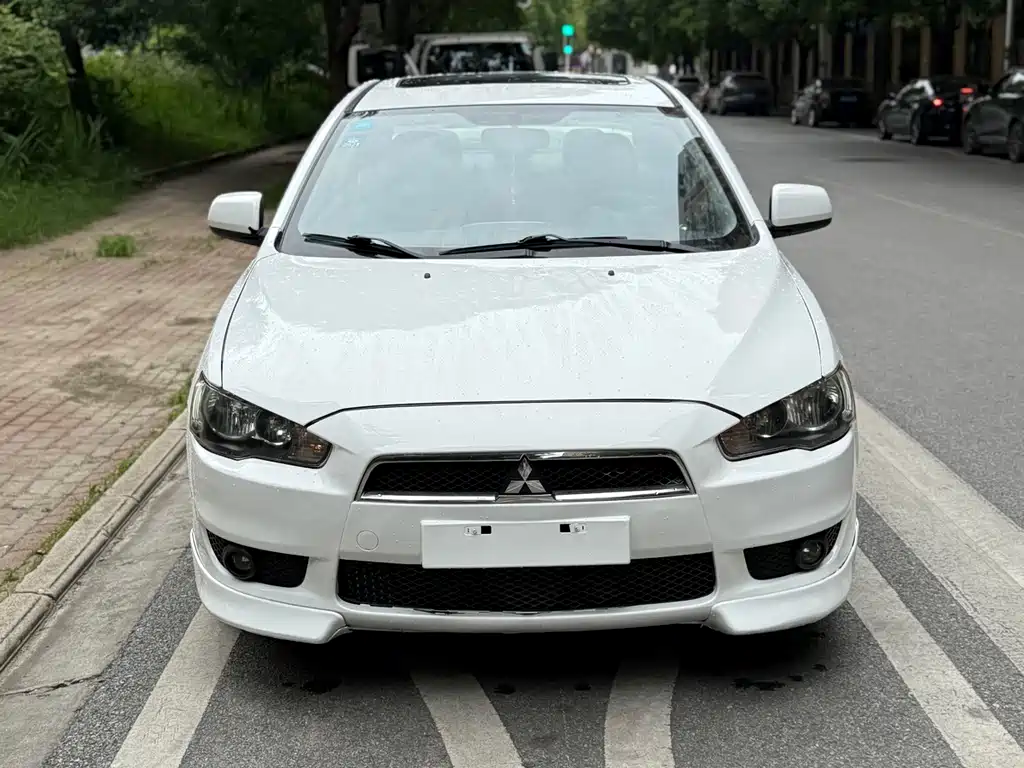Mitsubishi Lancer EX — миниатюра 2