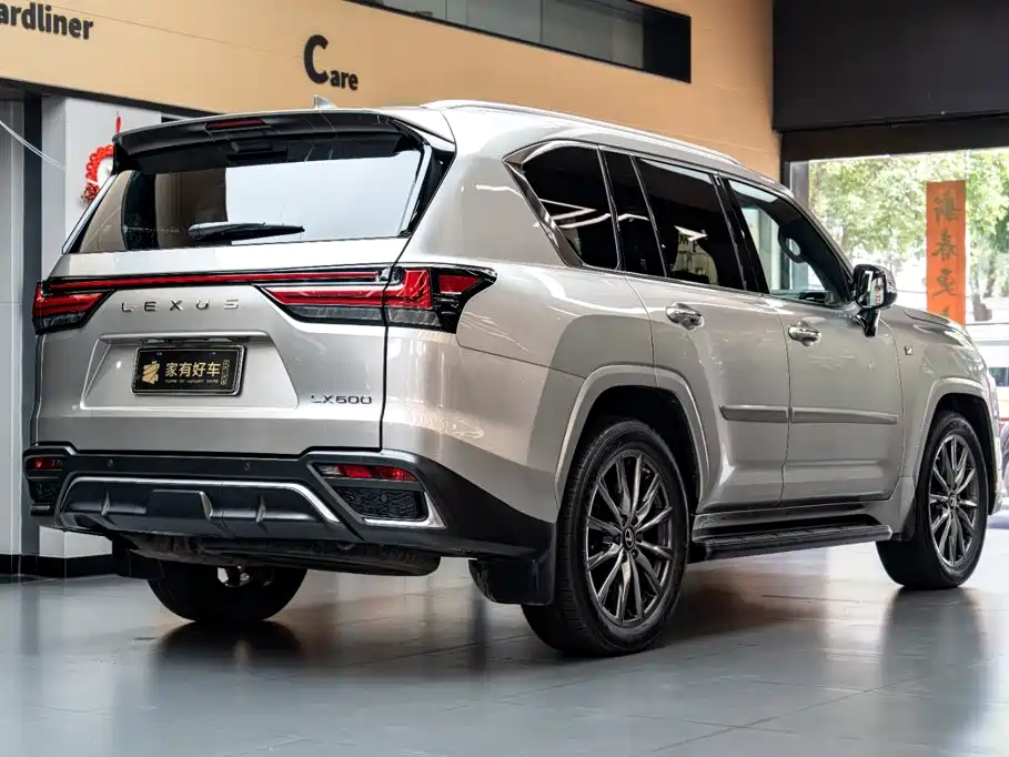 Lexus LX — миниатюра 4