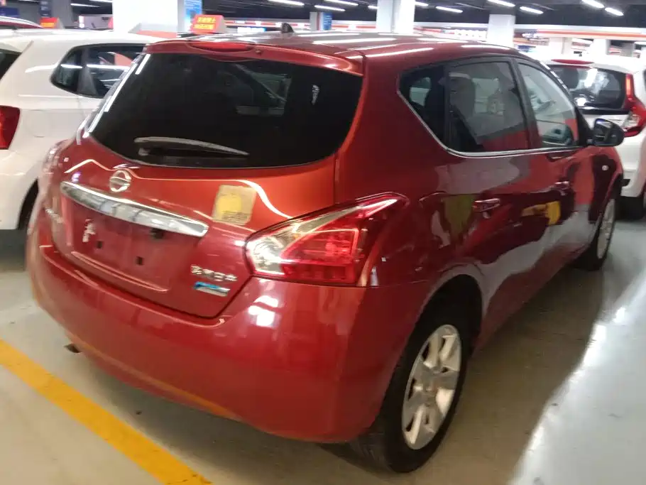 Nissan Tiida — миниатюра 3