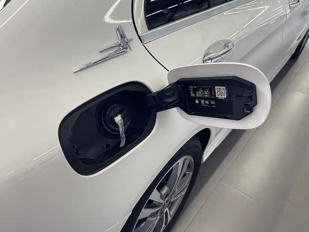 Mercedes-Benz C-Class — миниатюра 31
