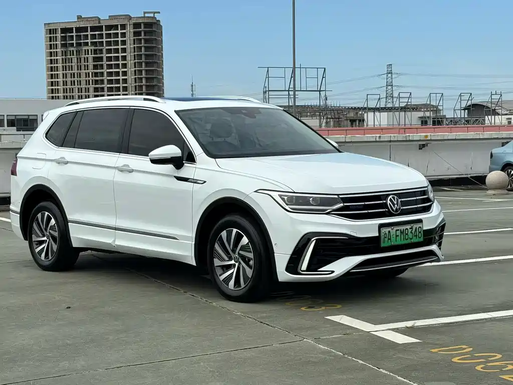 Volkswagen Tiguan L PHEV — миниатюра 3
