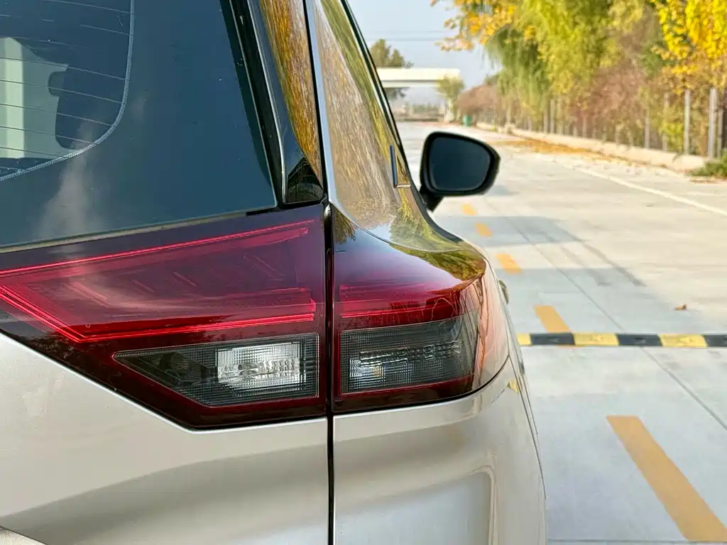 Nissan X-Trail — миниатюра 11