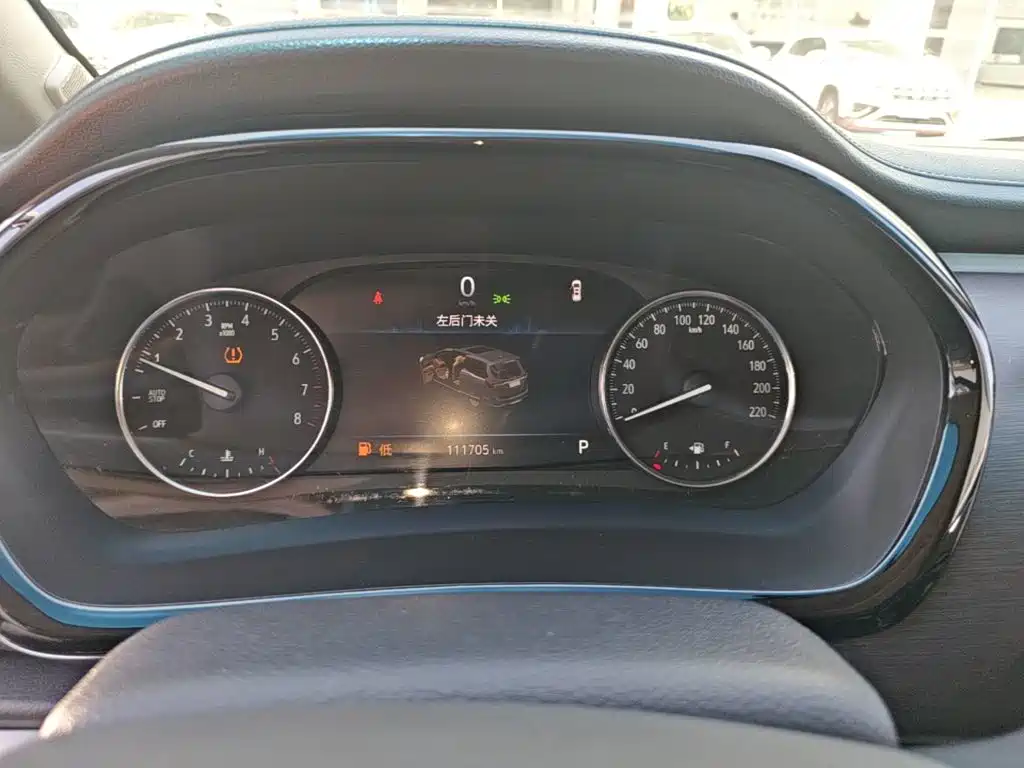 Buick GL8 — миниатюра 12
