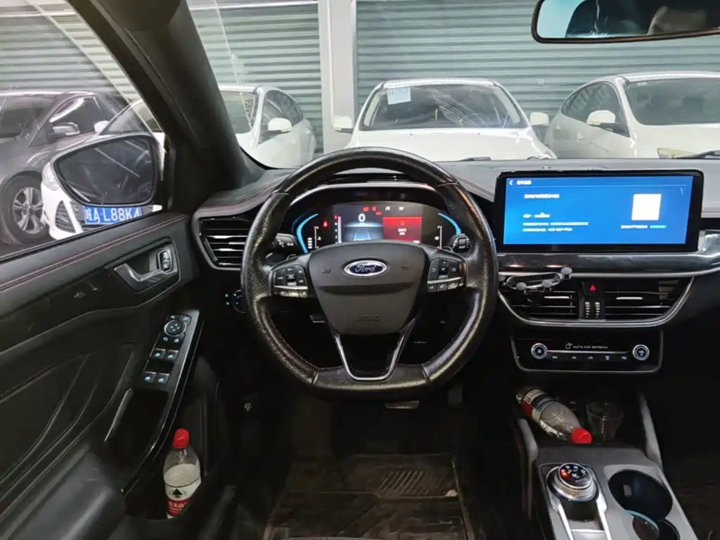 Ford Focus — миниатюра 11