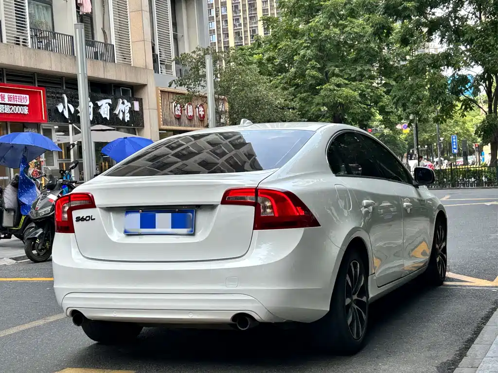Volvo S60 — миниатюра 6