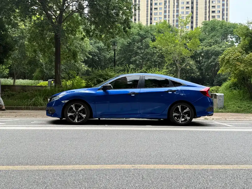 Honda Civic — миниатюра 4