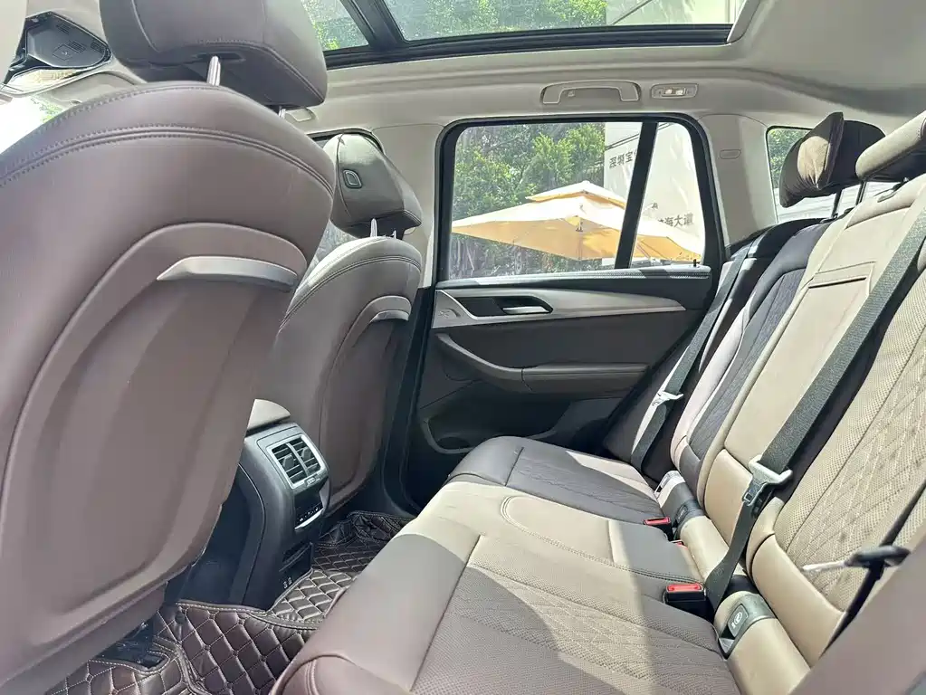 BMW iX3 — миниатюра 15