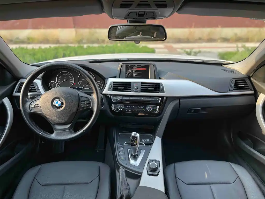 BMW 3 Series — миниатюра 11