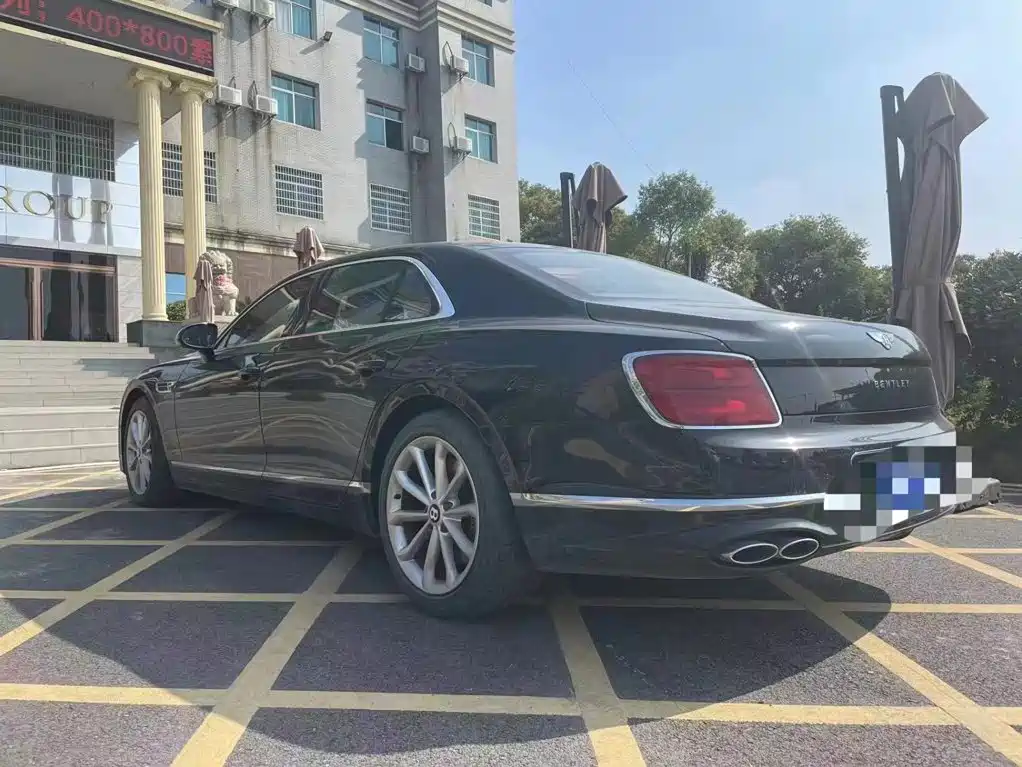 Bentley Flying Spur — миниатюра 9
