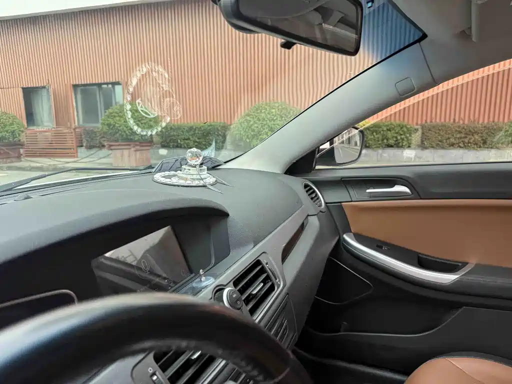 Roewe e550 — миниатюра 8