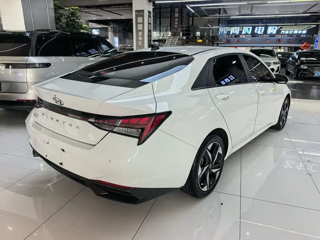 Hyundai Elantra — миниатюра 15