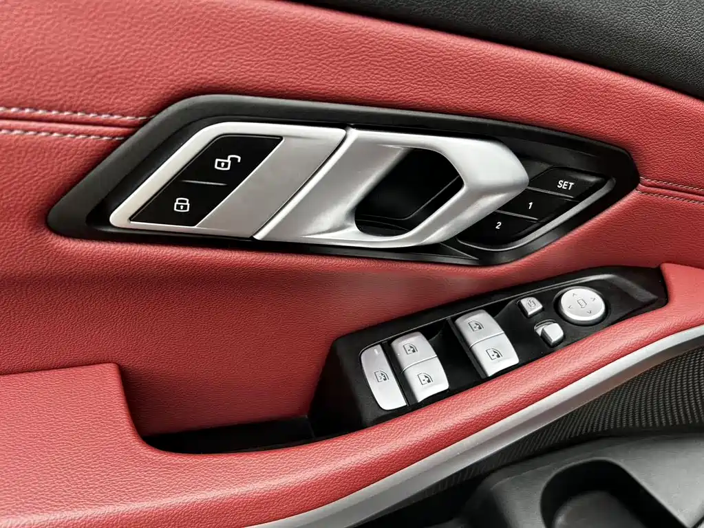 BMW 3 Series — миниатюра 13