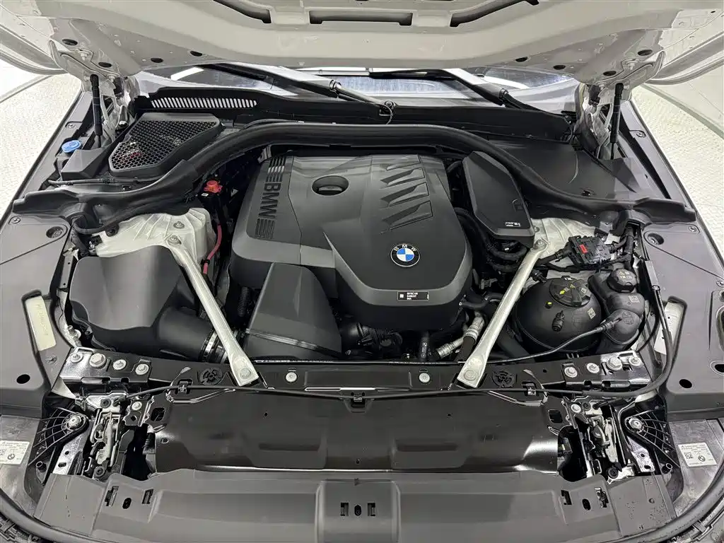 BMW 5 Series — миниатюра 35