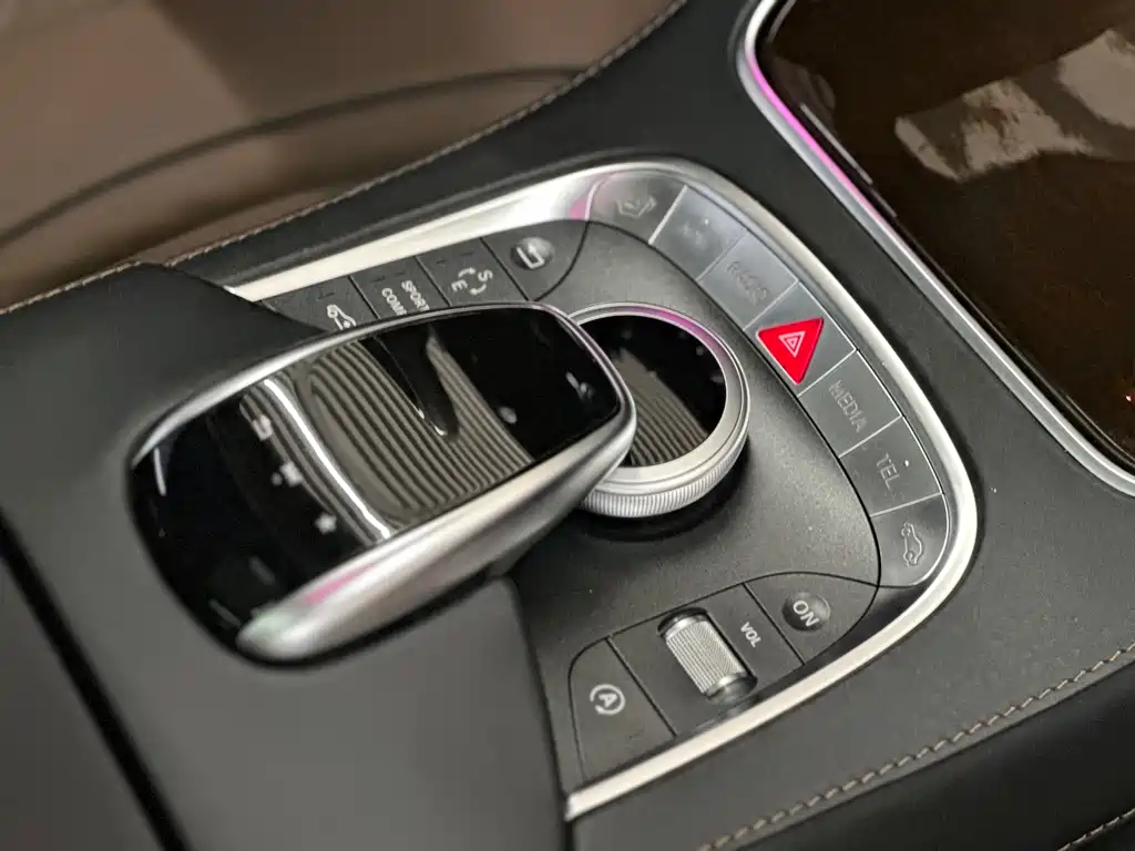 Mercedes-Benz S-Class — миниатюра 24