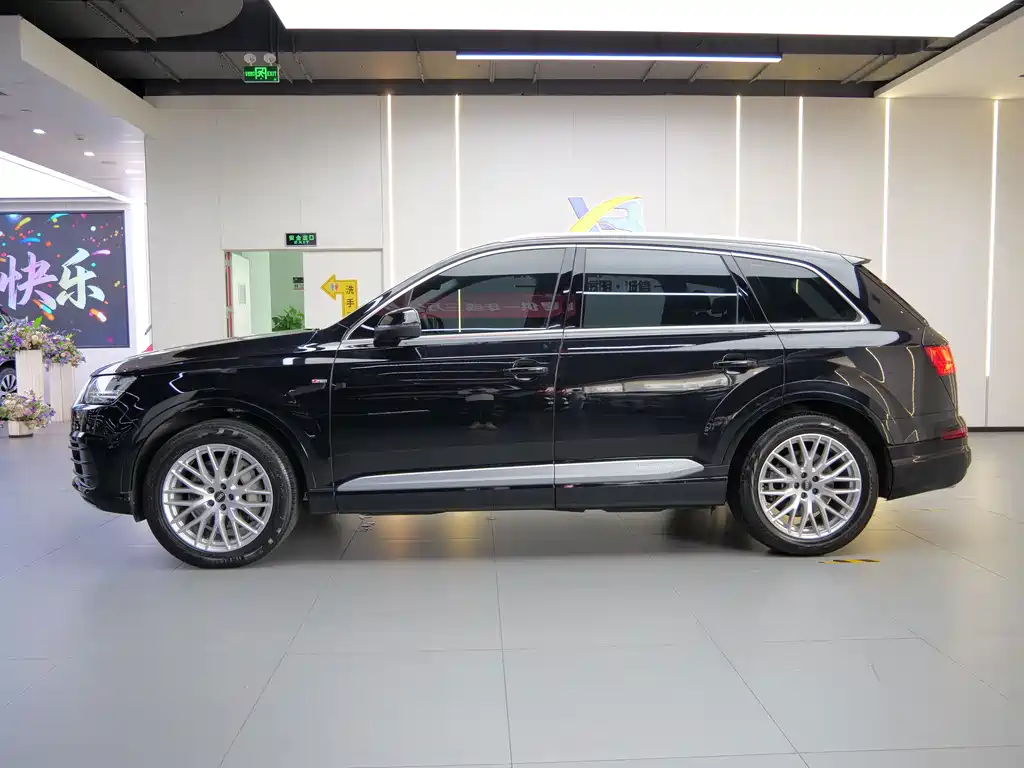 Audi Q7 — миниатюра 5