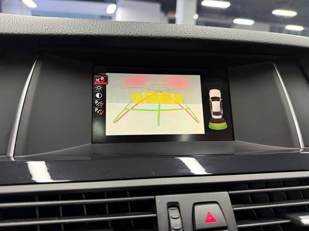 BMW 5 Series — миниатюра 14