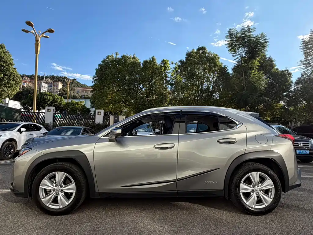 Lexus UX — миниатюра 6