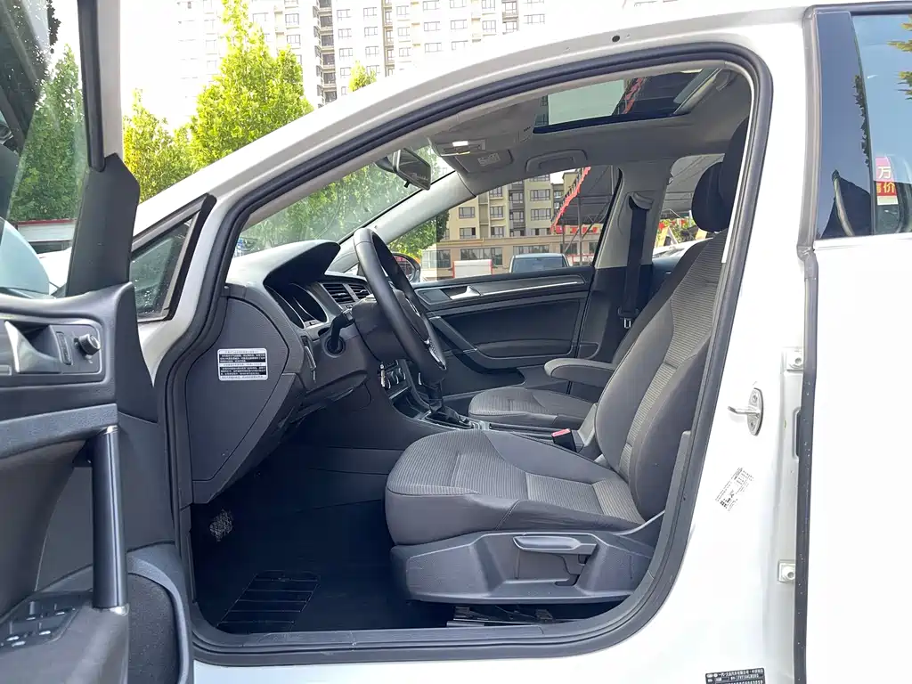 Volkswagen Golf — миниатюра 4