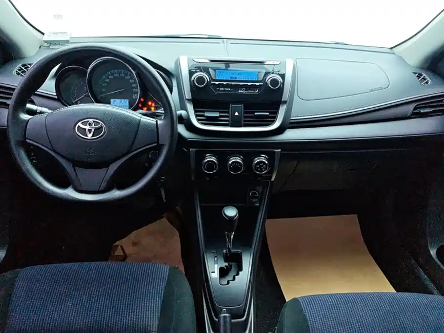 Toyota Yaris L — миниатюра 12