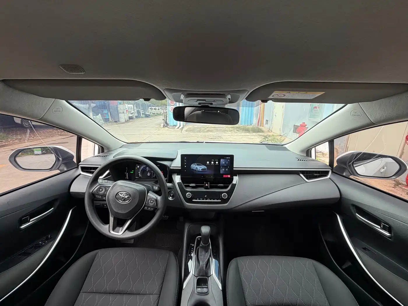 Toyota Corolla 2025 Белый из Китая