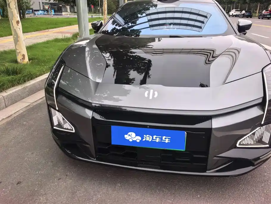 HiPhi HiPhi Z 2023 мест