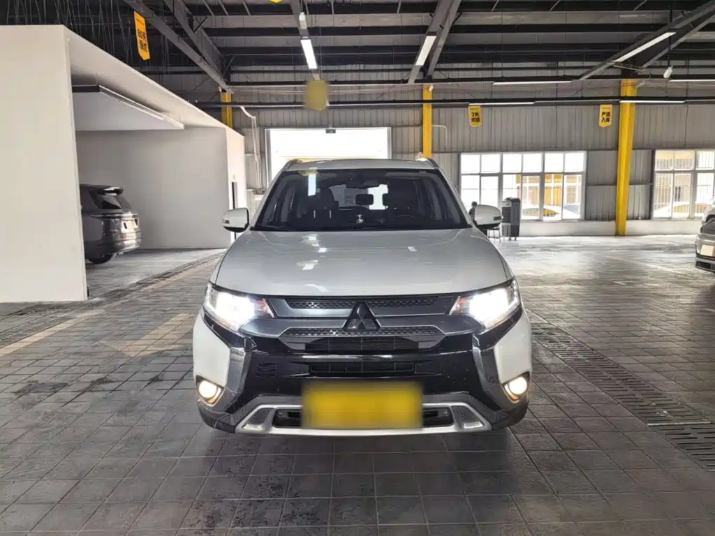 Mitsubishi Outlander — миниатюра 3