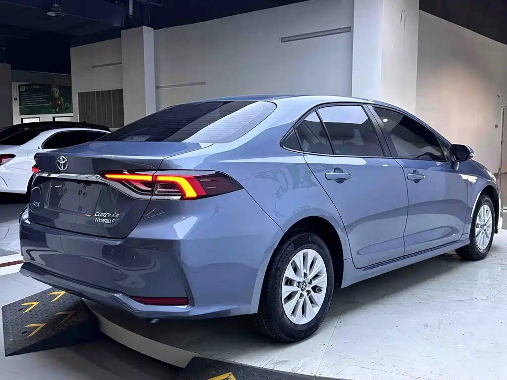 Toyota Corolla — миниатюра 8