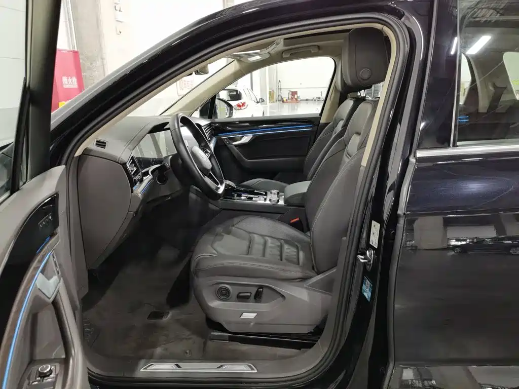 Volkswagen Touareg 2021 3.0TSI Sport