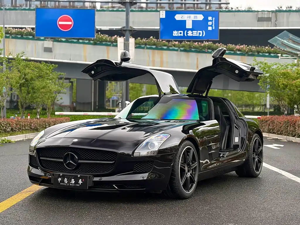 Mercedes-Benz SLS AMG
