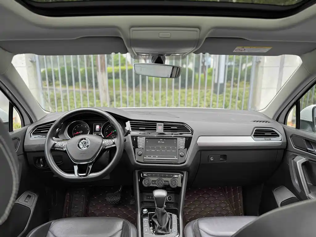 Volkswagen Tiguan L L 2017 380TSI AT Luxury