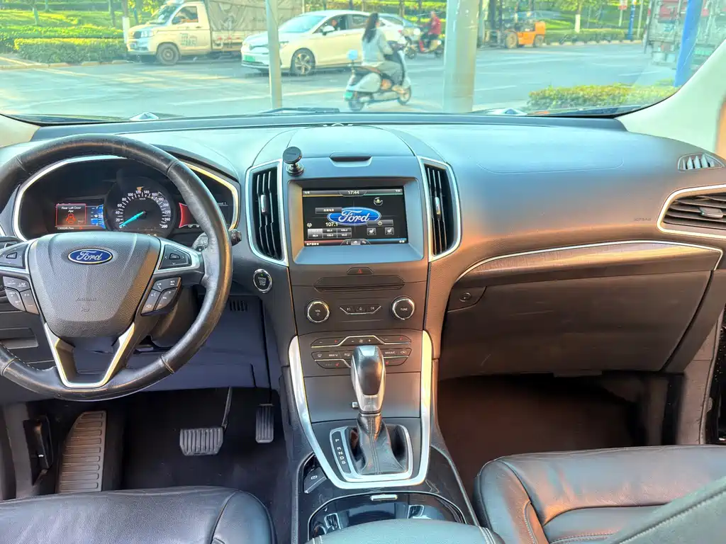 Ford Edge 2015 2.0T GTDi