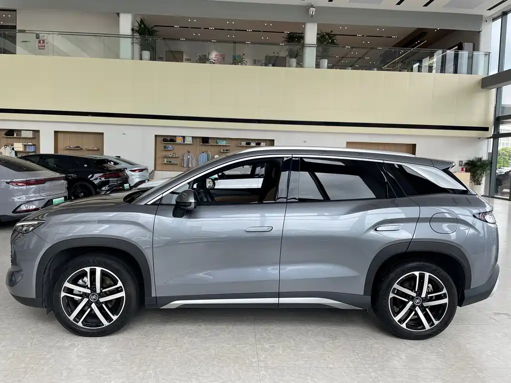 BYD L DM-i — миниатюра 3