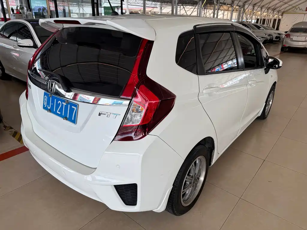 Honda Fit — миниатюра 8
