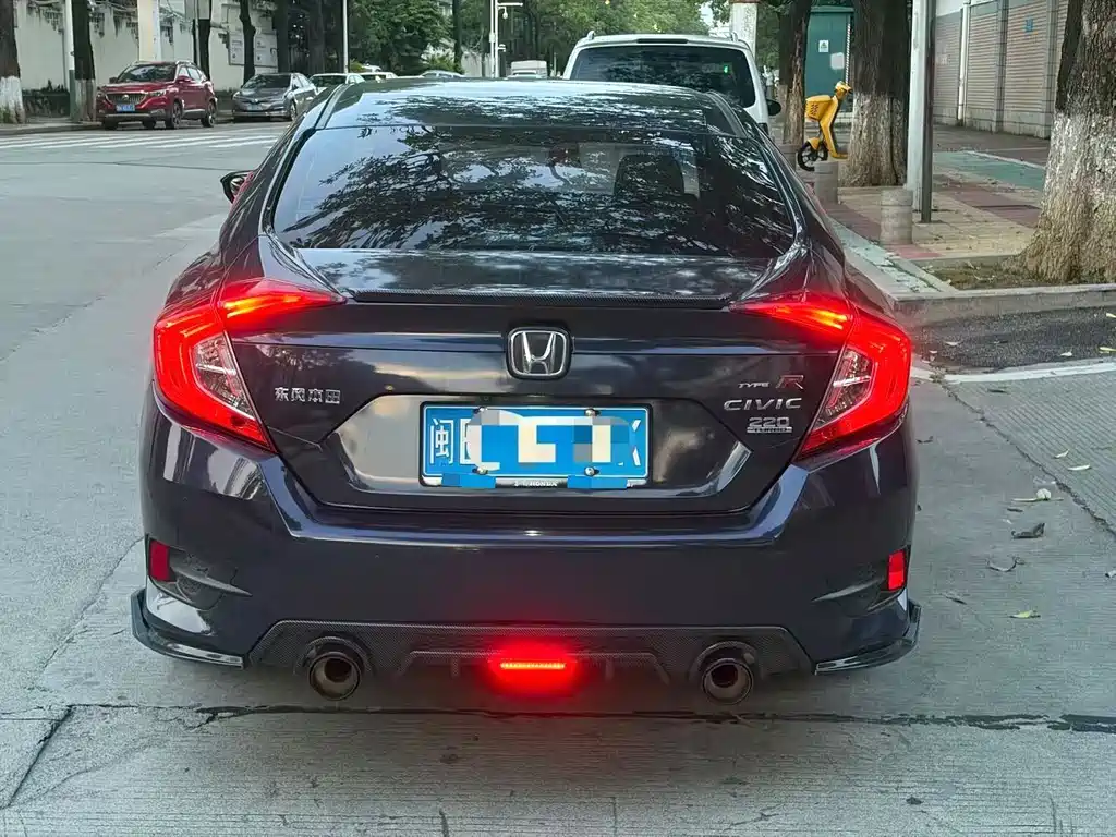 Honda Civic — миниатюра 5