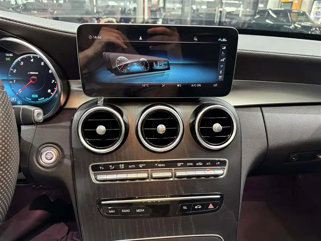 Mercedes-Benz C-Class — миниатюра 16