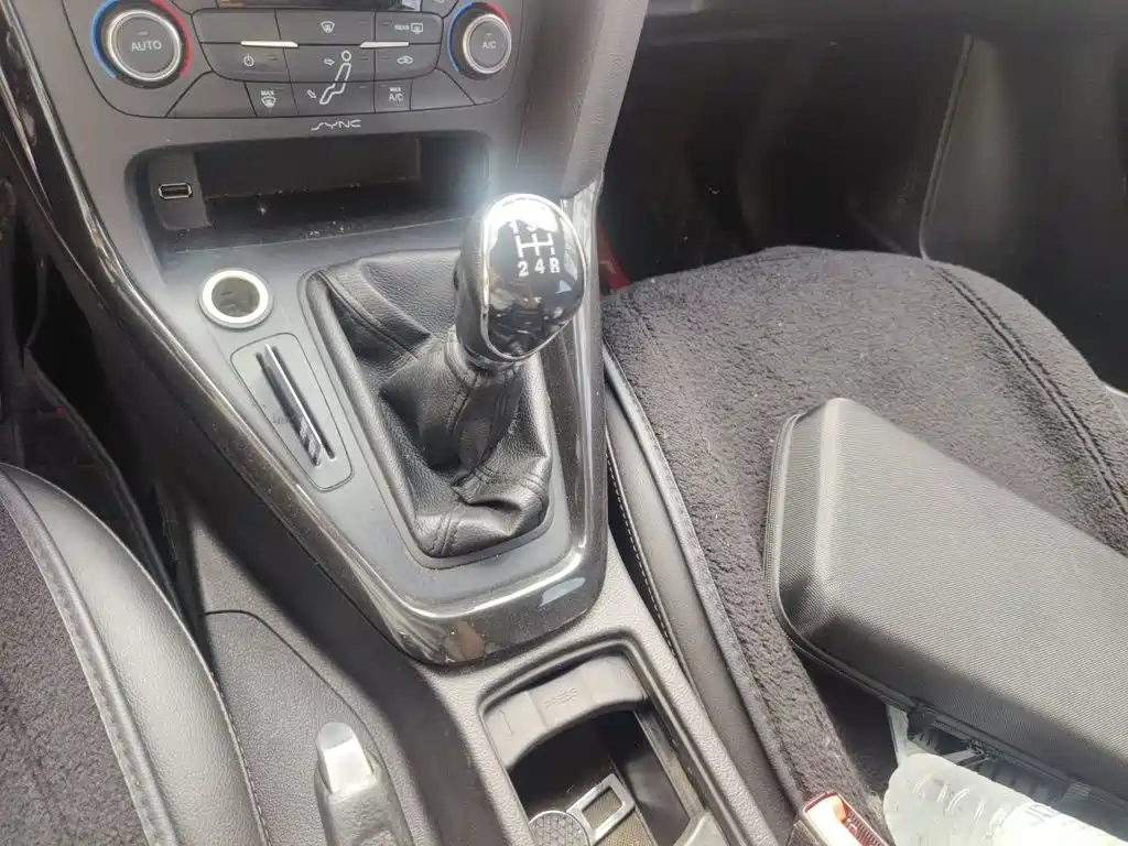 Ford Focus — миниатюра 10