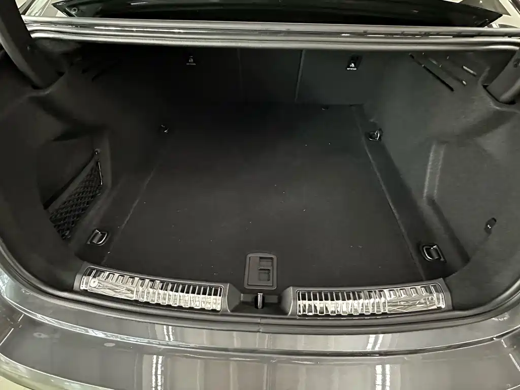 Audi A5L — миниатюра 12