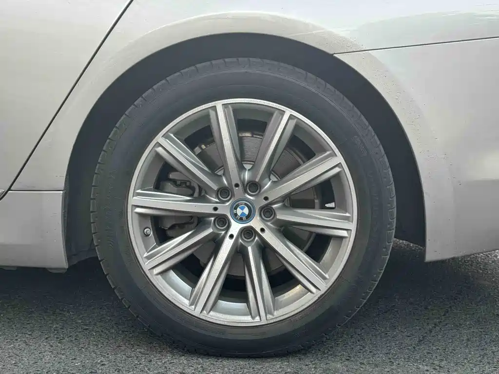 BMW 5 SERIES NEW ENERGY