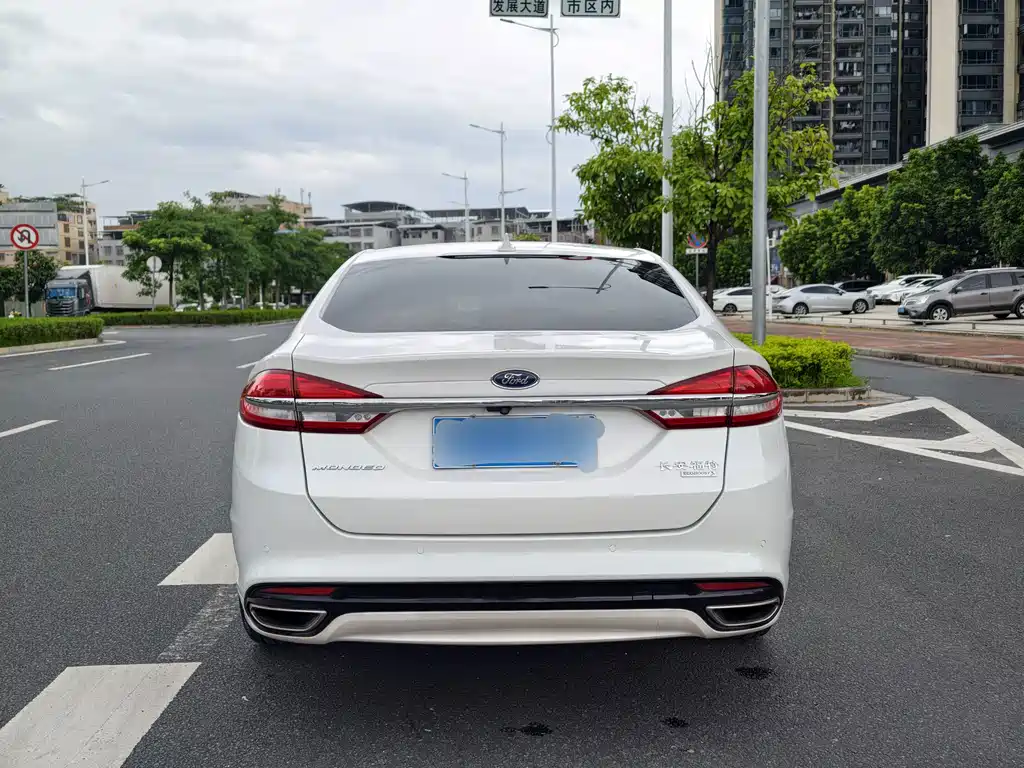 Ford Mondeo — миниатюра 8